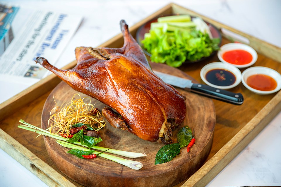 crispy roast duck in Hanoi hotel